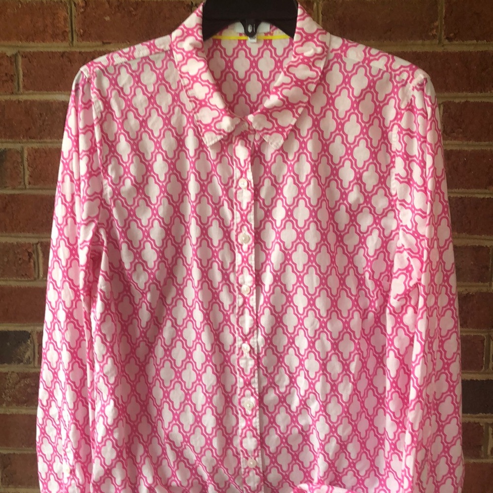 Crown & Ivy LS Button Up Front Shirt: Pink Geo